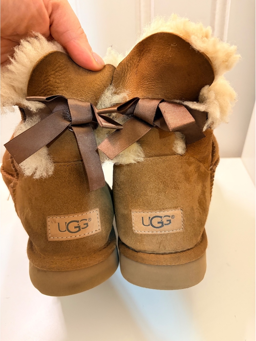 UGG Australia Bailey Bow Chestnut Brown Suede Shearling Boots Women's Size 8